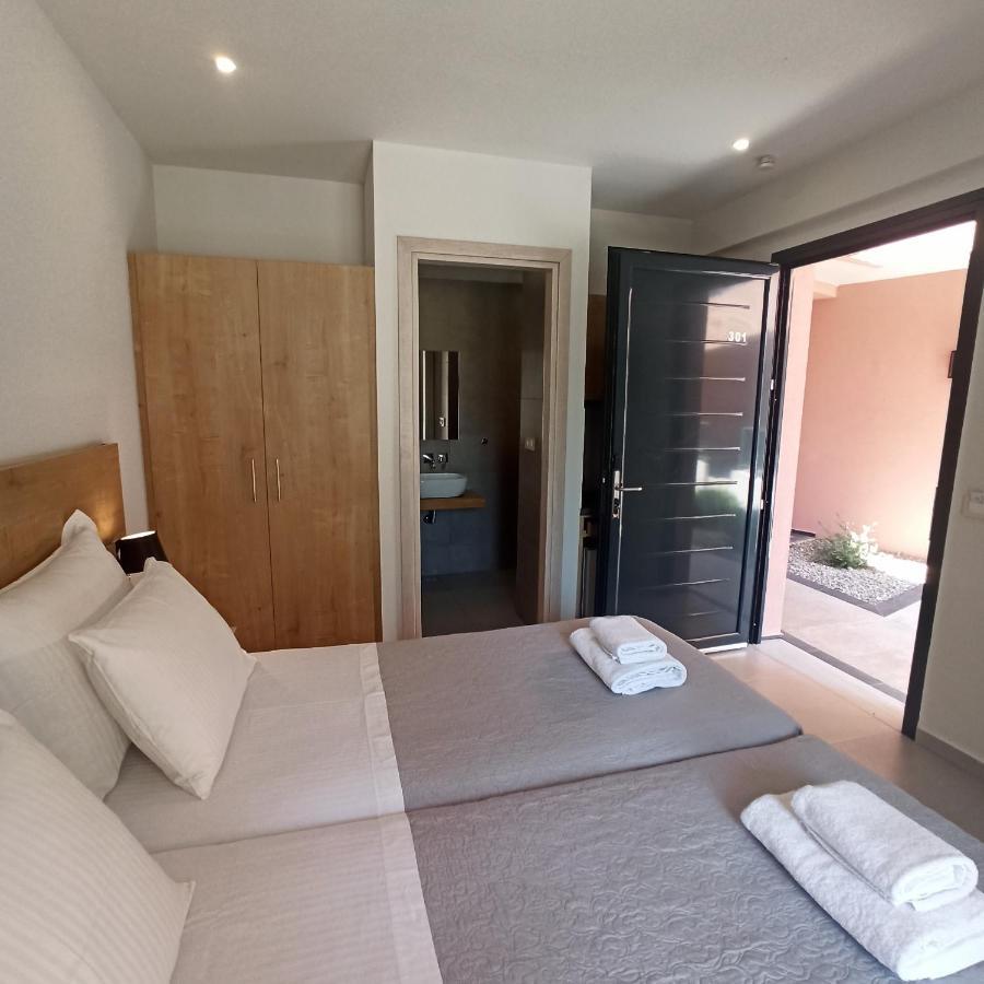 Trianon Studios Tsilivi  Bagian luar foto